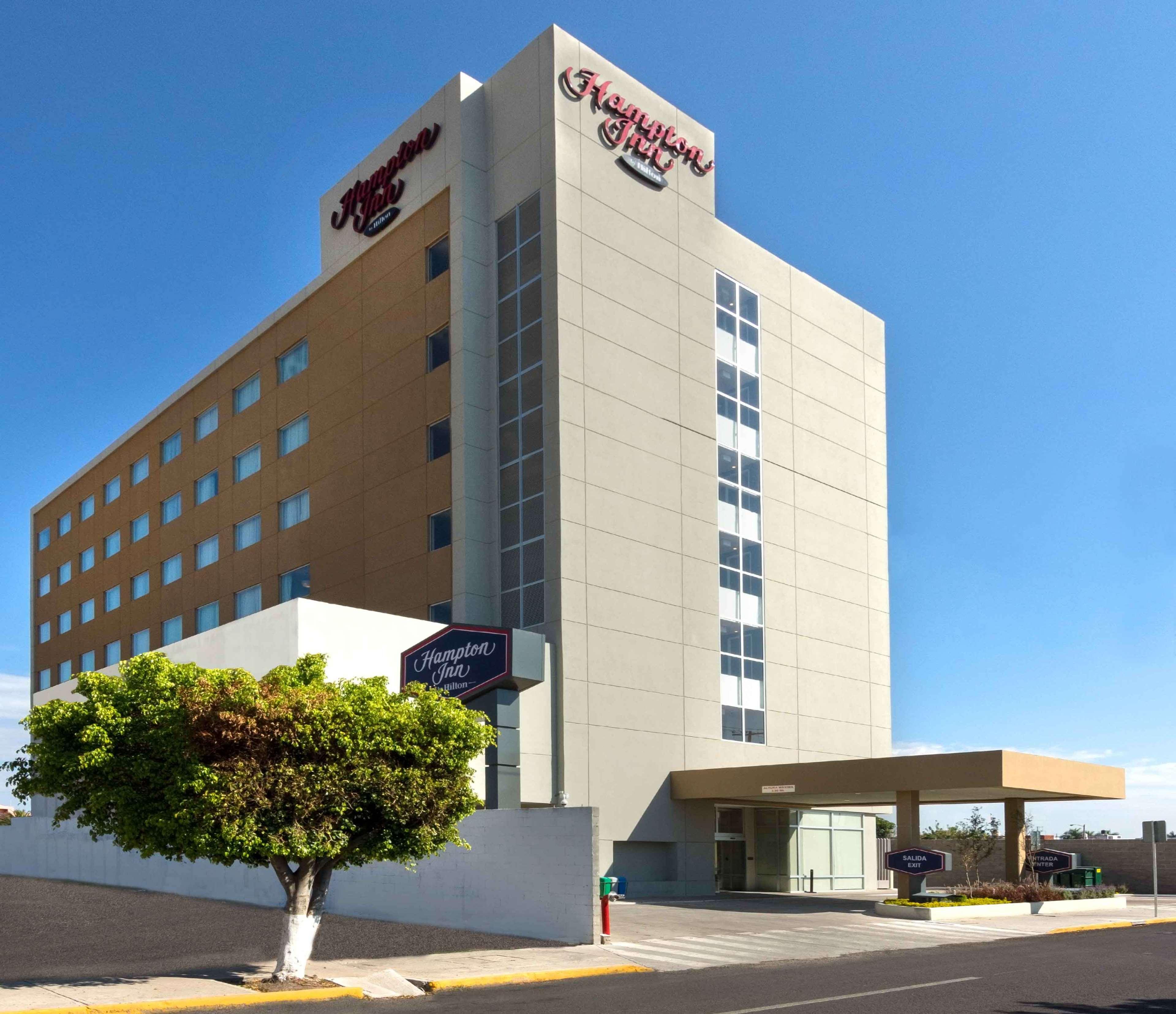 Hampton Inn By Hilton Irapuato Esterno foto